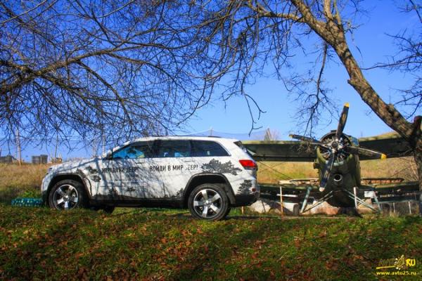 Танки оффлайн: тест-драйв нового Jeep Grand Cherokee